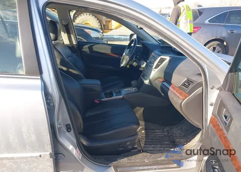 2013 Subaru Legacy 2.5I Limited z USA, uszkodzony, nr VIN 4S3BMCK65D3012049